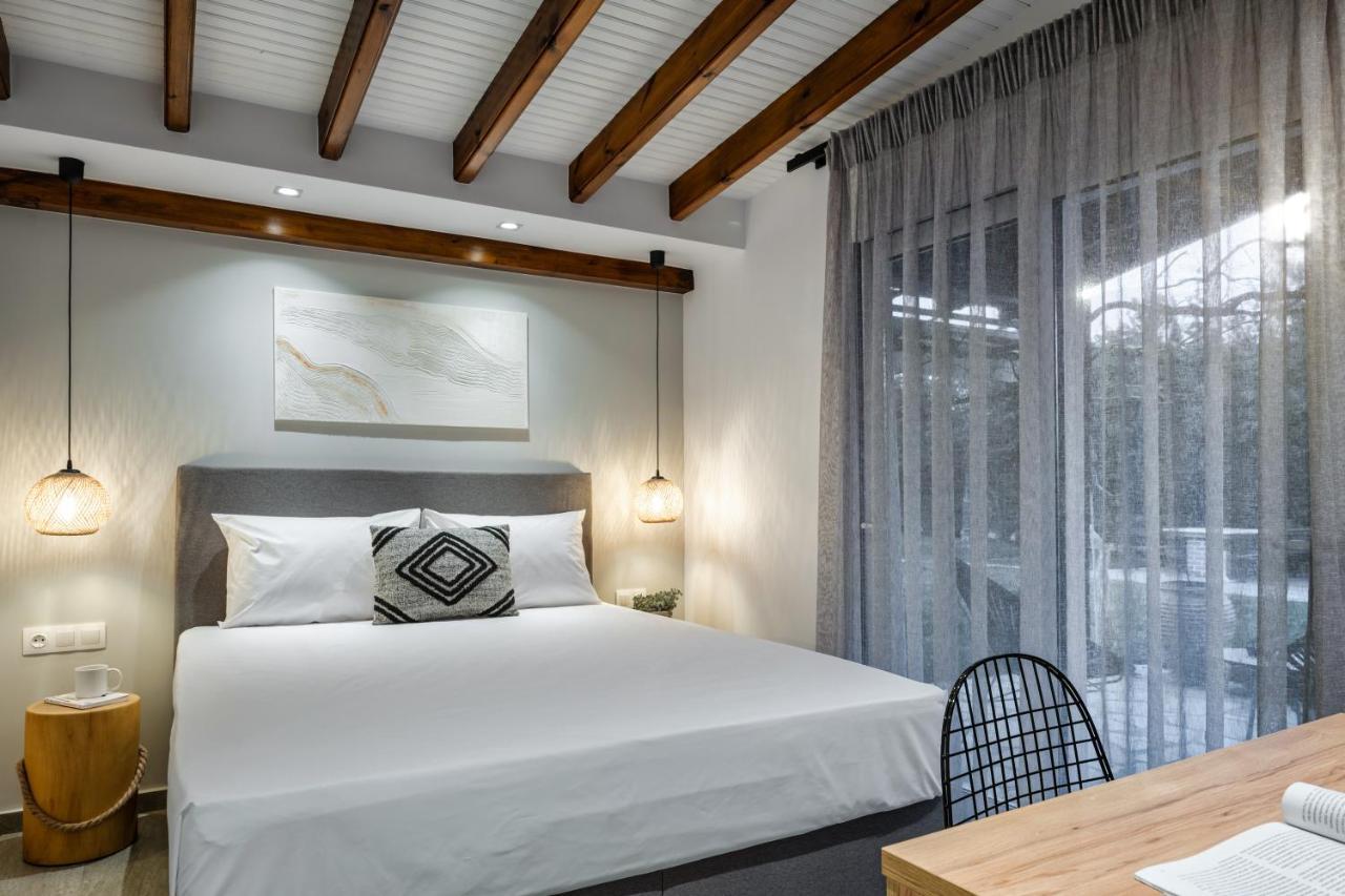 Coel Luxury Suites By Rentalspro Services - Potidea Halkidiki Nea Poteidaia Exterior photo